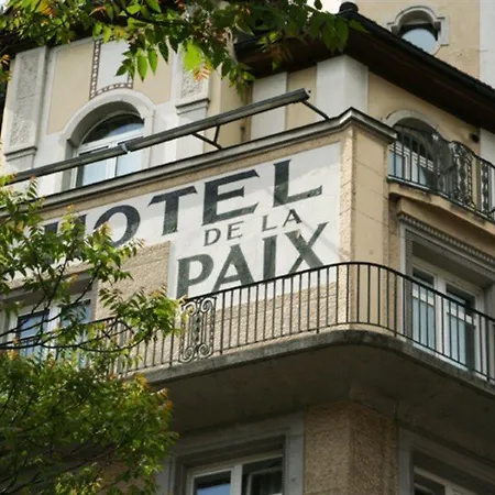 De La Paix 3*